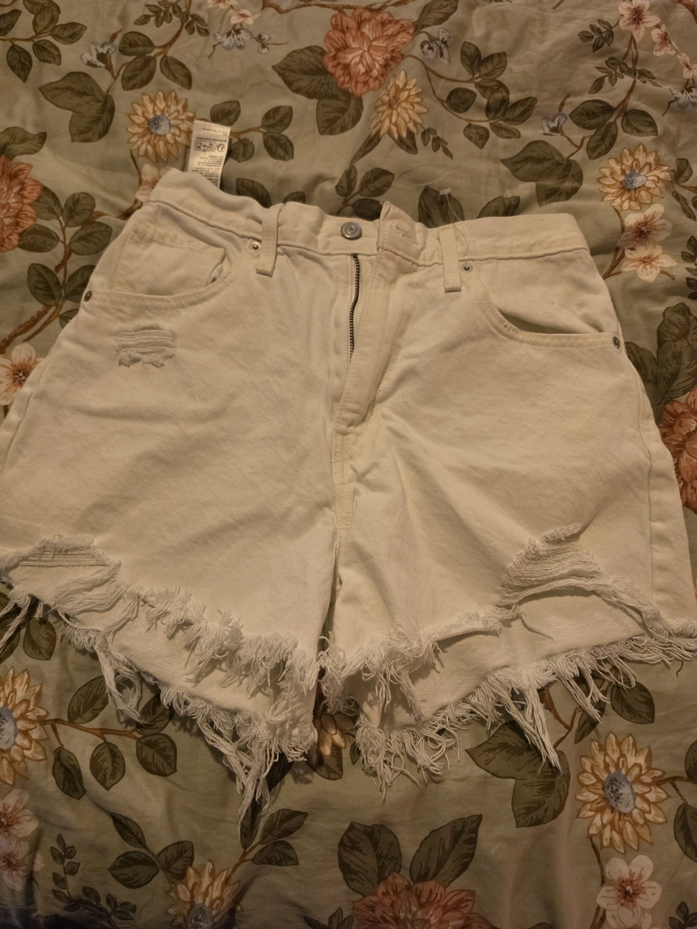 Levi's White Distressed Frayed Hem Jean Shorts